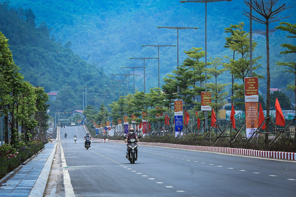 Đường Chi Lăng kéo dài là một phần của chặng đua xe đạp ở nội dung đường trường cũng đã sẵn sàng chào đón các vận động viên tham gia tranh tài. (Ảnh: Trọng Đạt/TTXVN)