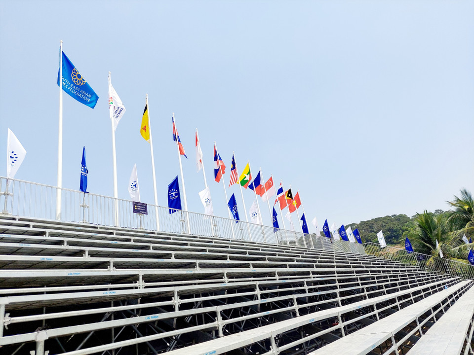 Khán đài tại sân thi đấu các môn bóng chuyền, bóng ném nam tại đảo Tuần Châu với khoảng 2.400 chỗ ngồi. (Ảnh: Thanh Vân/TTXVN)