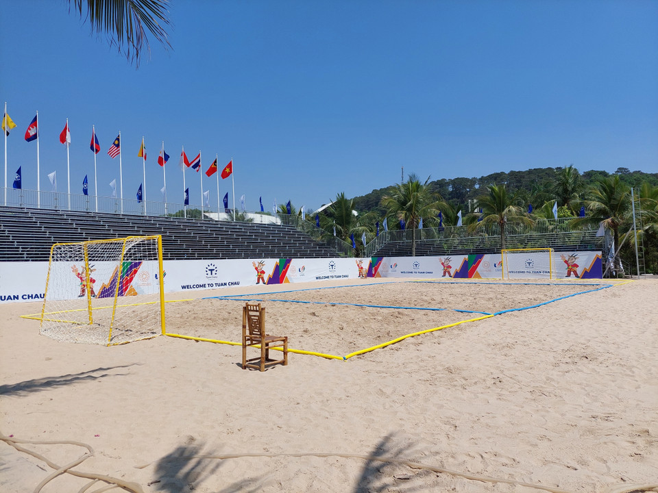Sân thi đấu các môn bóng ném, bóng chuyền bãi biển đáp ứng yêu cầu của Ban tổ chức. (Ảnh: Thanh Vân/TTXVN)