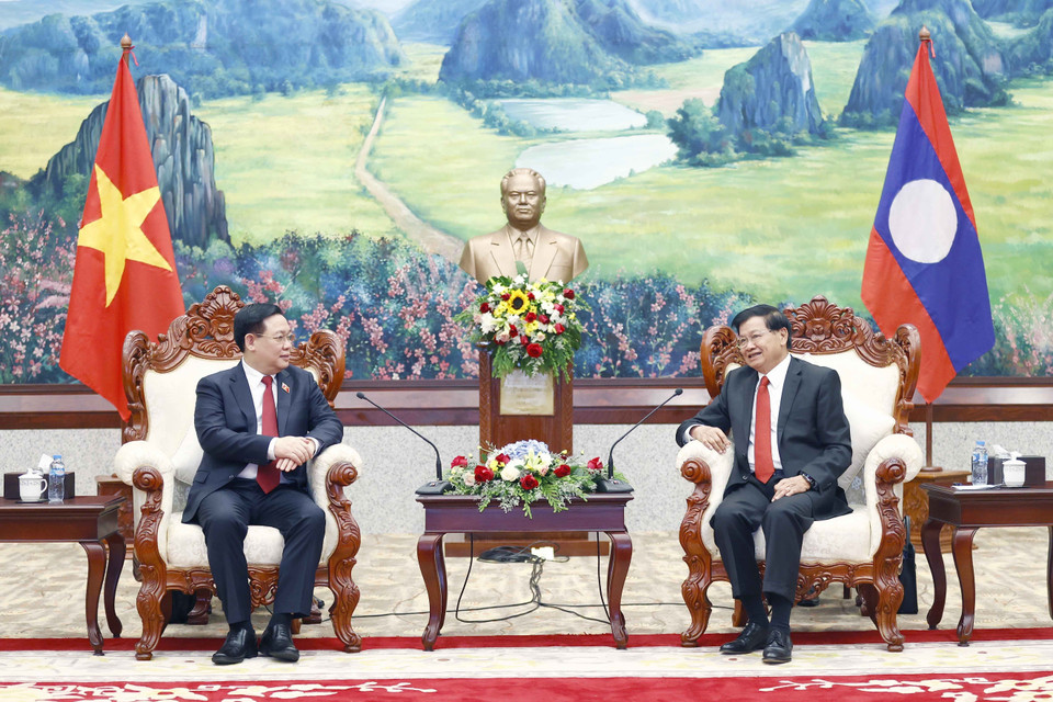 Chủ tịch Quốc hội Vương Đình Huệ đến chòa xã giao Tổng Bí thư, Chủ tịch nước Lào Thongloun Sisoulith. (Ảnh: Doãn Tấn/TTXVN)