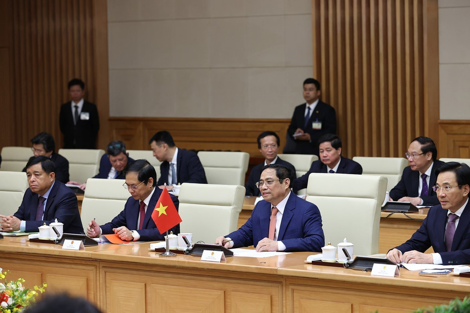 Thủ tướng Phạm Minh Chính và các thành viên đoàn Việt Nam tham dự hội đàm. (Ảnh: Dương Giang/TTXVN)