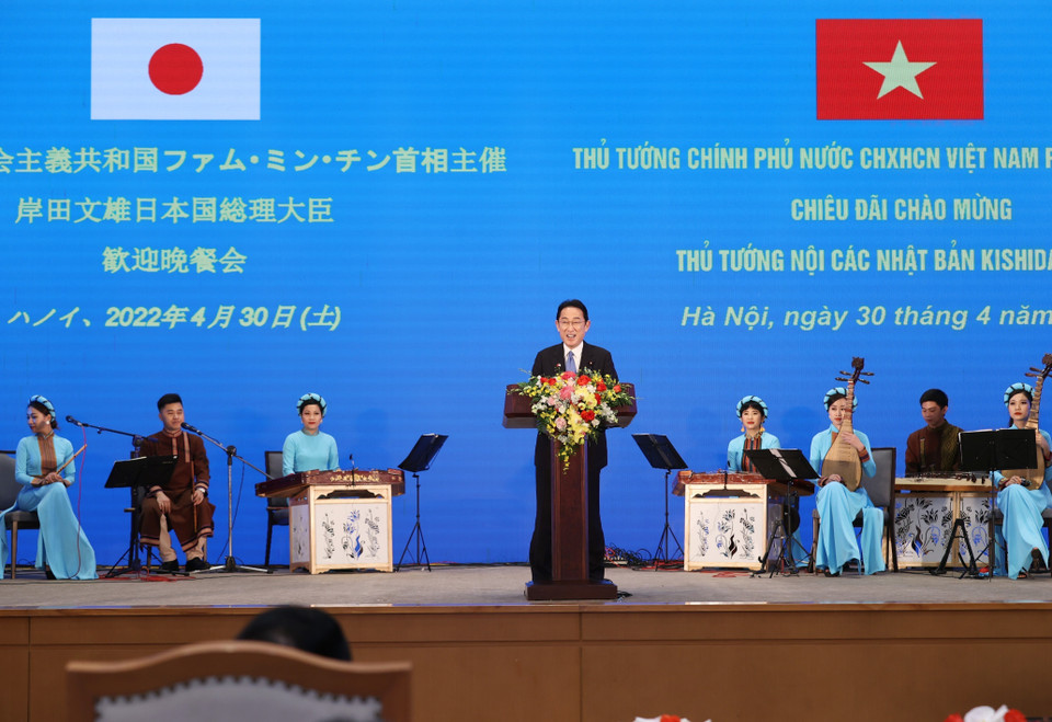 Thủ tướng Nhật Bản Kishida Fumio phát biểu tại buổi chiêu đãi chào mừng. (Ảnh: Dương Giang/TTXVN)