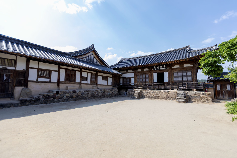 Yangjindang (Dưỡng Chân Đường) - ngôi nhà tiêu biểu của dòng họ Ryu, hiện do Chi trưởng đời thứ 11 sinh sống. (Ảnh: Anh Nguyên/TTXVN)