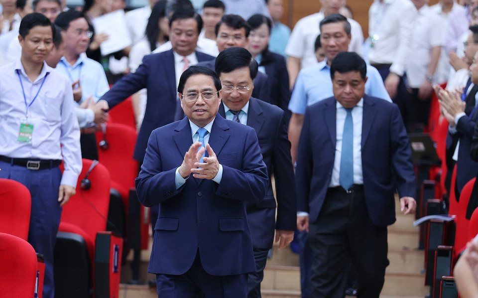 Sáng 27/8, tại thành phố Lào Cai, Thủ tướng Phạm Minh Chính dự và chủ trì Hội nghị triển khai Chương trình hành động thực hiện Nghị quyết số 11-NQ/TW ngày 10/2/2022 của Bộ Chính trị về phương hướng phát triển kinh tế-xã hội, đảm bảo quốc phòng, an ninh vùng Trung du và miền núi Bắc Bộ đến năm 2030, tầm nhìn đến năm 2045 và xúc tiến đầu tư vào vùng với chủ đề “Tiềm năng-Cơ hội-Hợp tác phát triển.” (Ảnh: Dương Giang/TTXVN)