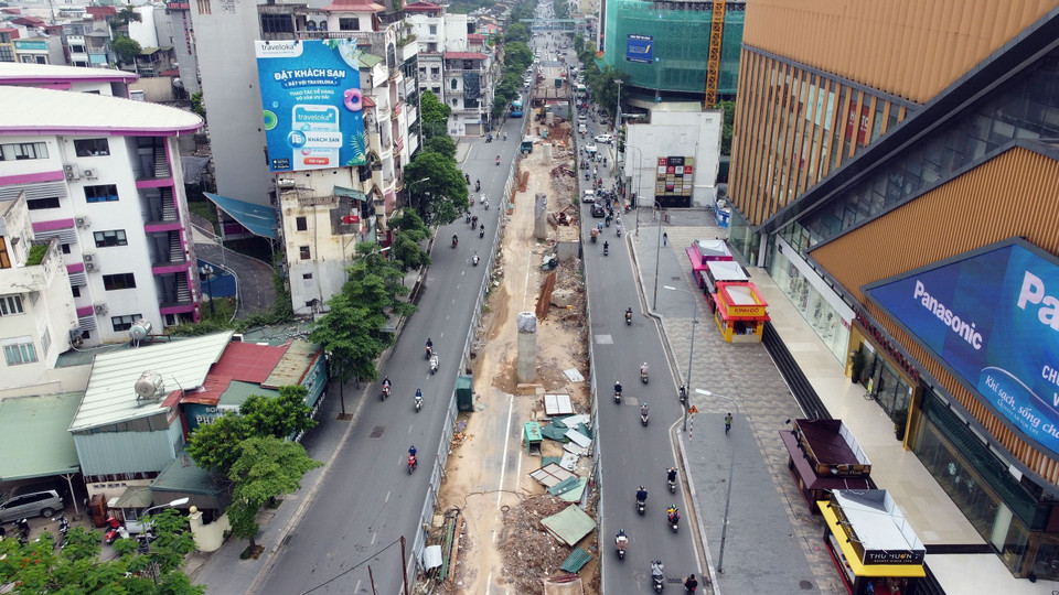 Lô cốt trên tuyến đường Phạm Ngọc Thạch (quận Đống Đa). (Ảnh: Huy Hùng/TTXVN)