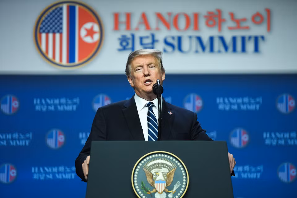 Tổng thống Mỹ Donald Trump họp báo sau Hội nghị thượng đỉnh Mỹ-Triều lần hai ở Hà Nội ngày 28/2/2019. (Nguồn: AFP/TTXVN)