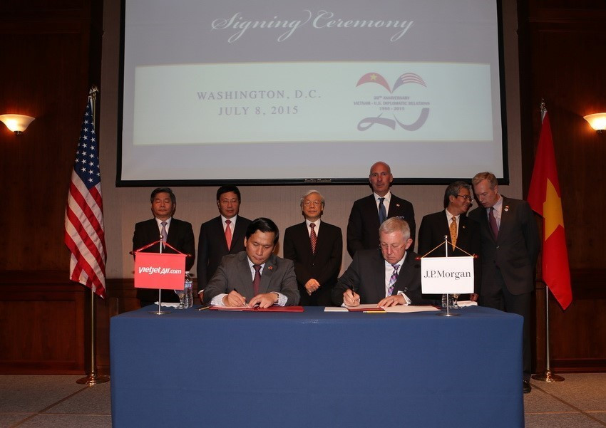 Lễ ký Biên bản ghi nhớ hợp tác giữa Hãng hàng không Vietjet của Việt Nam và Tập đoàn Boeing (Hoa Kỳ), ngày 8/7/2015 tại Thủ đô Washington D.C, nhân chuyến thăm chính thức Hoa Kỳ của Tổng Bí thư Nguyễn Phú Trọng. (Ảnh: Trí Dũng/TTXVN)