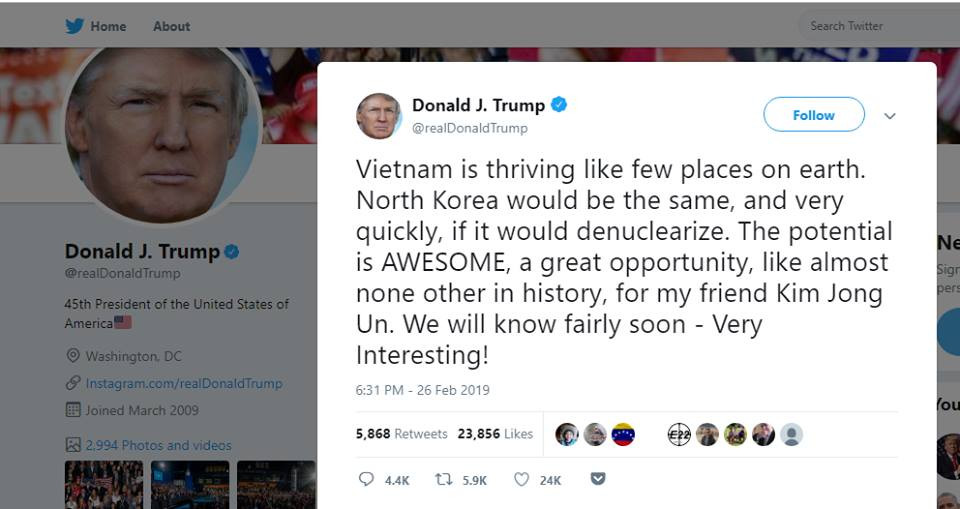 Sau khi bắt tay nhau, Tổng thống Mỹ Donald Trump (ảnh) đã có trao đổi ngắn với Chủ tịch Triều Tiên Kim Jong-un. (Nguồn: TTXVN)