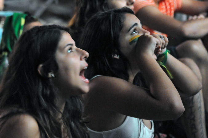 Sự cổ vũ hết mình của các cổ động viên Brazil không được đền đáp. (Nguồn: AFP)