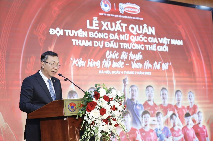 Chủ tịch VFF Trần Quốc Tuấn phát biểu. (Ảnh: TTXVN)