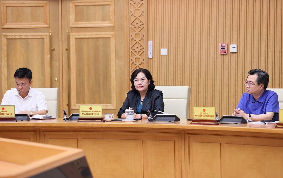 Đại diện các bộ và cơ quan thuộc Chính phủ tham dự phiên họp. (Ảnh: Dương Giang/TTXVN)