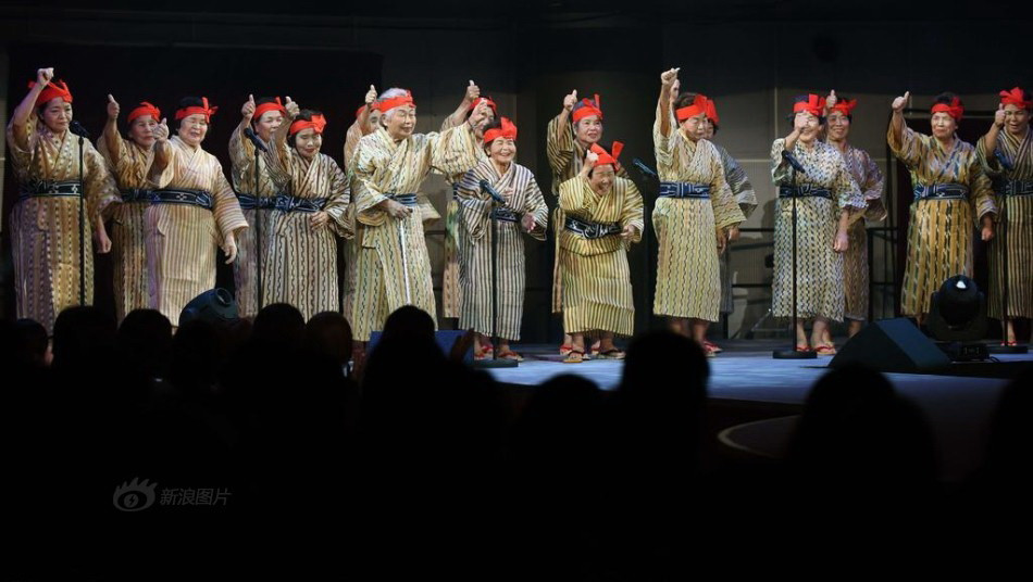 Nhóm nhạc đặc biệt này không chỉ cho ra một album mà còn tổ chức một tour diễn khắp Nhật Bản. (Nguồn: sina)