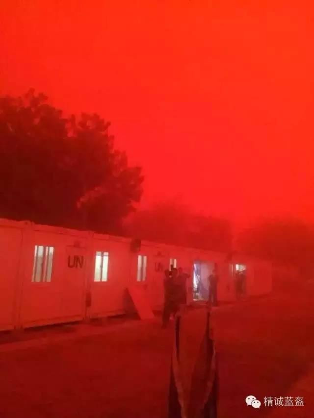 Theo những người chứng kiến, cảnh tượng này diễn ra trong hơn một giờ đồng hồ. (Nguồn: QQ)