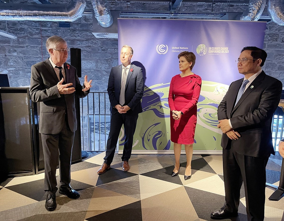 Thủ tướng Phạm Minh Chính và Thủ hiến Scotland bà Nicola Sturgeon, Thủ hiến Xứ Wales ông Paul Givan và các tổ chức quốc tế tham dự buổi gặp. (Ảnh: TTXVN)