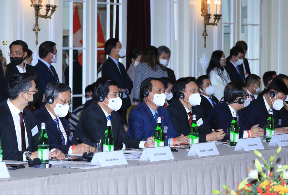 Các đại biểu đoàn Việt Nam tham dự Diễn đàn Doanh nghiệp Việt Nam-Thụy Sỹ. (Ảnh: Thống Nhất/TTXVN)