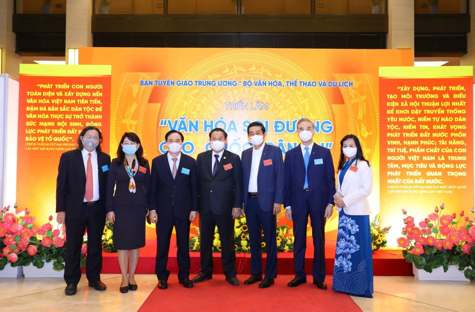 Các đại biểu chụp ảnh chung. (Ảnh: Văn Điệp/TTXVN)