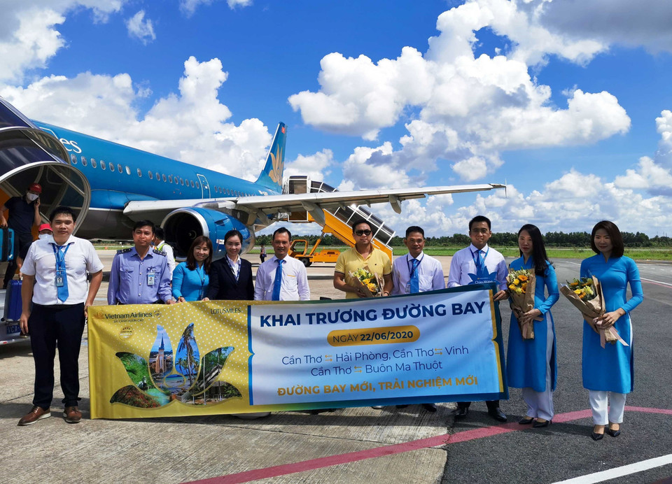 Hãng hàng không quốc gia Vietnam Airlines giành giải thưởng ở 2 hạng mục Hãng hàng không hạng phổ thông hàng đầu châu Á 2021 và Hãng hàng không hàng đầu châu Á về bản sắc văn hóa. (Ảnh: Thanh Liêm/ TTXVN)