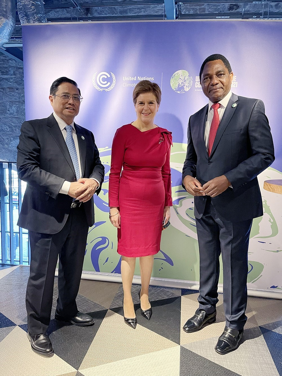 Thủ tướng Phạm Minh Chính và Thủ hiến Scotland bà Nicola Sturgeon tham dự buổi gặp. (Ảnh: TTXVN)