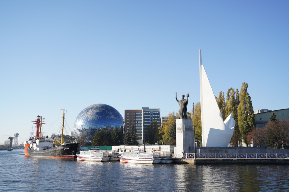 Khu triển lãm Bảo tàng Đại dương Thế giới độc đáo với một phần là những con tàu nghiên cứu và quân sự đậu dọc bờ kè. (Nguồn: TTXVN)