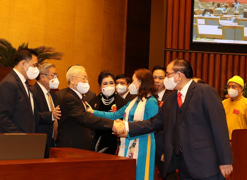 Tổng Bí thư Nguyễn Phú Trọng và nguyên Tổng Bí thư Nông Đức Mạnh cùng các đại biểu dự hội nghị. (Ảnh: Trí Dũng/TTXVN)