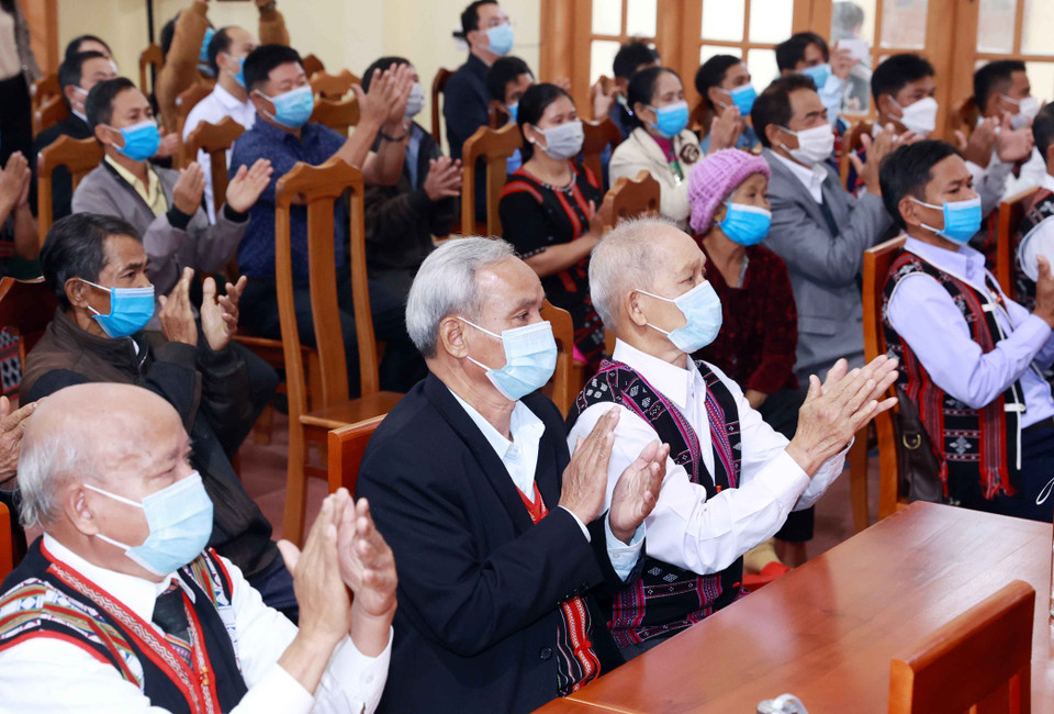 Đồng bào các dân tộc xã Ba, huyện Đông Giang, tỉnh Quảng Nam dự ngày hội. (Ảnh: Thống Nhất/TTXVN)