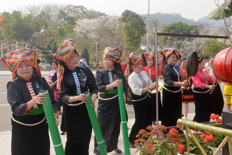 Không gian văn hóa dân tộc Thái tại Lễ hội “Mùa hoa Ban” 2023. (Ảnh: Quang Quyết/TTXVN)