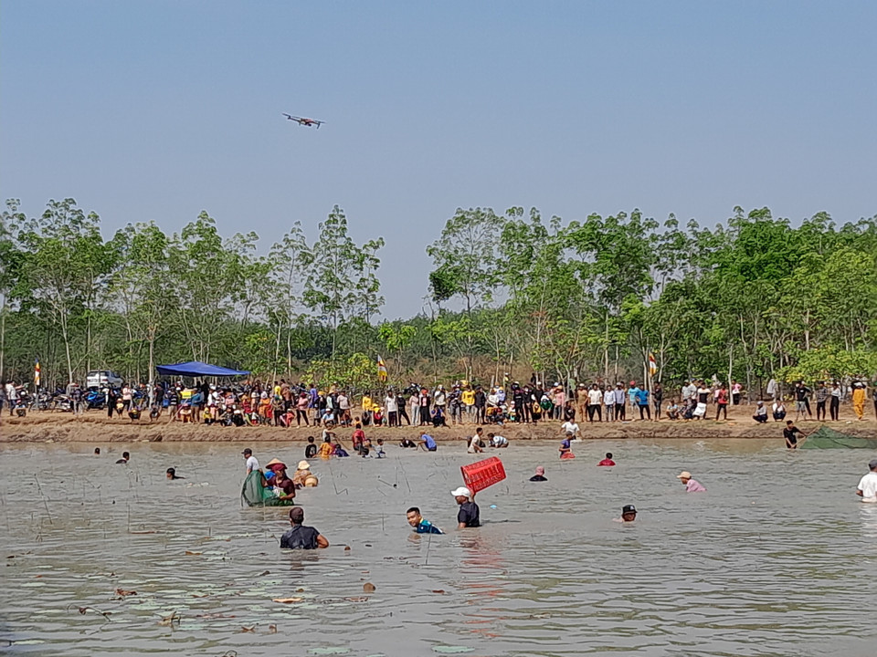 Quang cảnh lễ Phá Bàu. (Ảnh: K GỬIH/TTXVN)