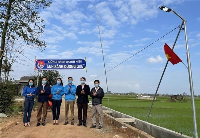 Công trình thanh niên “Ánh sáng đường quê” do đoàn viên, thanh niên Quảng Trị đóng góp nhân kỷ niệm 90 năm Ngày thành lập Đoàn Thanh niên Cộng sản Hồ Chí Minh (26/3/1931 – 26/3/2021). (Ảnh: Hồ Cầu/TTXVN)
