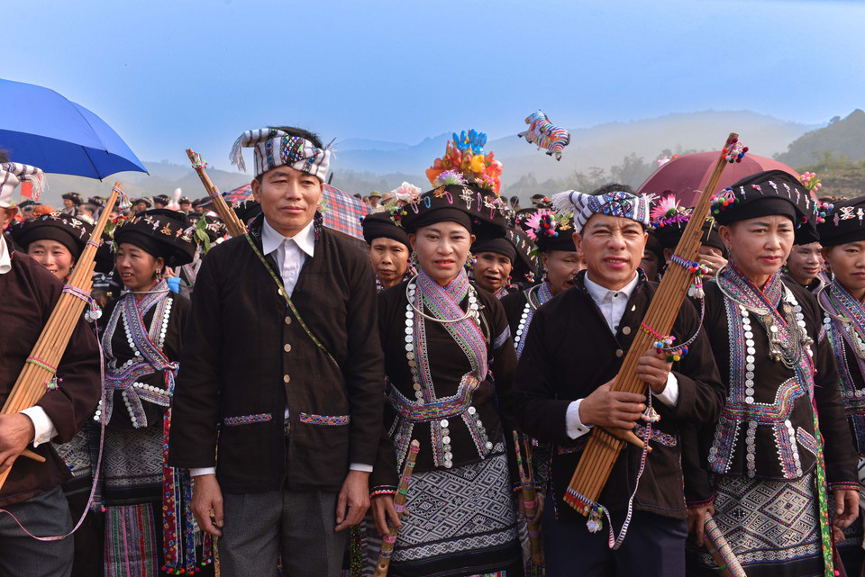 Lễ hội còn là dịp để người dân đoàn tụ gia đình, thôn bản. (Ảnh: Đinh Thùy/TTXVN)