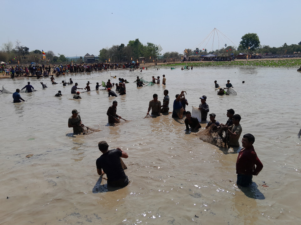 Qua lễ hội, người Khmer cầu mong sự bình an, khỏe mạnh, mùa màng được bội thu, cây cối tốt tươi, vạn vật sinh sôi nảy nở. (Ảnh: K GỬIH/TTXVN)