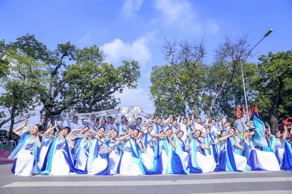 Tiết mục múa Khúc giao mùa. (Ảnh: Tuấn Đức/TTXVN)