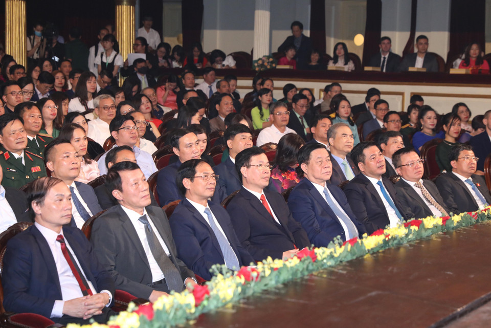 Các vị lãnh đạo Đảng, Nhà nước dự Lễ trao giải. (Ảnh: Phương Hoa/TTXVN)