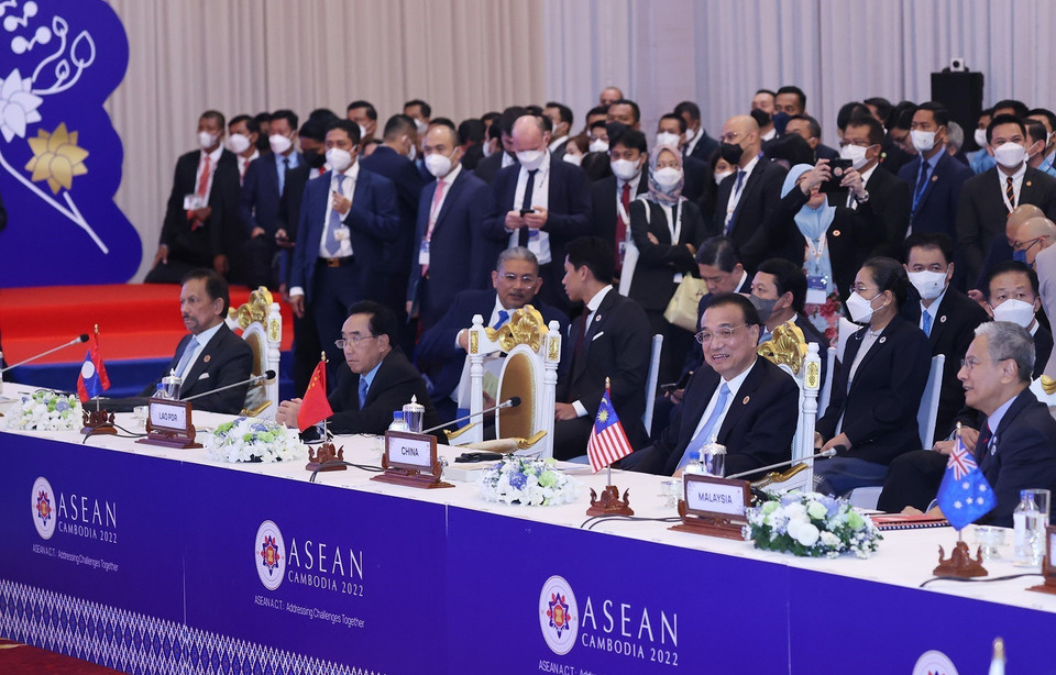 Nguyên thủ các nước tham dự Hội nghị Cấp cao ASEAN-Đông Á (EAS) lần thứ 17. (Ảnh: Dương Giang/TTXVN)