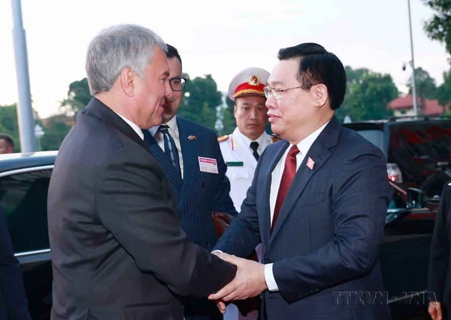 Chủ tịch Quốc hội Vương Đình Huệ chủ trì lễ đón Chủ tịch Duma Quốc gia Quốc hội Liên bang Nga Vyacheslav Volodin thăm chính thức Việt Nam (2023). (Ảnh: Doãn Tấn/TTXVN)