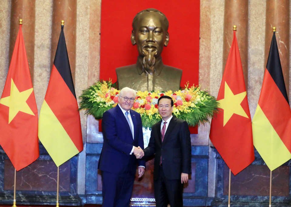 Ngay sau lễ đón, tại Phủ Chủ tịch, Chủ tịch nước Võ Văn Thưởng hội đàm với Tổng thống Cộng hòa Liên bang Đức Frank-Walter Steinmeier thăm cấp Nhà nước tới Việt Nam. (Ảnh: Thống Nhất/TTXVN)