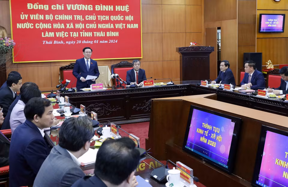 Chủ tịch Quốc hội Vương Đình Huệ phát biểu kết luận buổi làm việc. (Ảnh: Nhan Sáng/TTXVN)