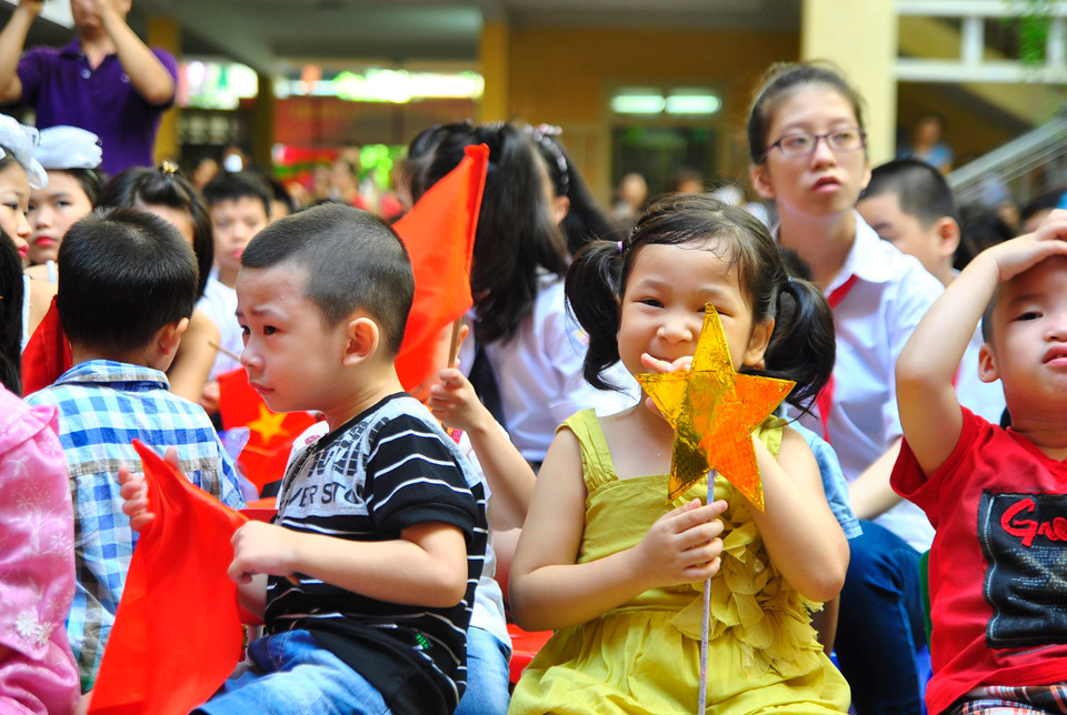 Một tấm hình, 2 sắc thái. (Ảnh: Nhóm PV/Vietnam+)