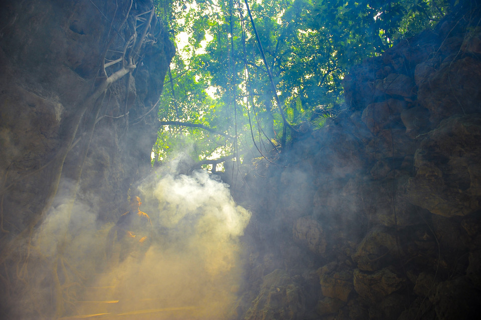 Ngày 26/4/1962, khu di tích Chùa và Động Thiên Tôn đã được Bộ Văn Hóa Thông Tin nay là Bộ Văn hóa-Thể Thao và Du Lịch xếp hạng là khu di tích lịch sử văn hóa cấp quốc gia. (Ảnh: Minh Đức/TTXVN)