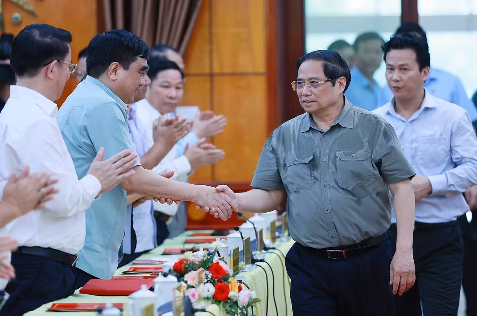 Cũng trong sáng 28/5, tại Hà Giang, Thủ tướng Phạm Minh Chính chủ trì buổi làm việc với Ban Thường vụ Tỉnh ủy và cán bộ chủ chốt tỉnh Hà Giang về tình hình phát triển kinh tế-xã hội. (Ảnh: Dương Giang/TTXVN)