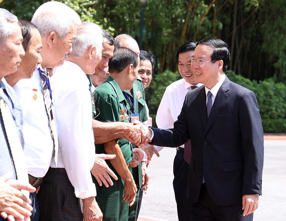 Chủ tịch nước Võ Văn Thưởng với các đại biểu. (Ảnh: Thống Nhất/TTXVN)