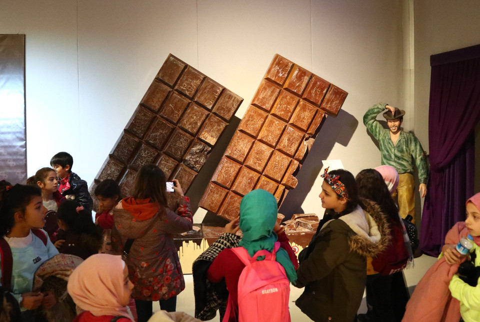 Du khách tham quan Bảo tàng chocolate ở Istanbul, Thổ Nhĩ Kỳ, ngày 30/12/2019. (Nguồn: THX/TTXVN)