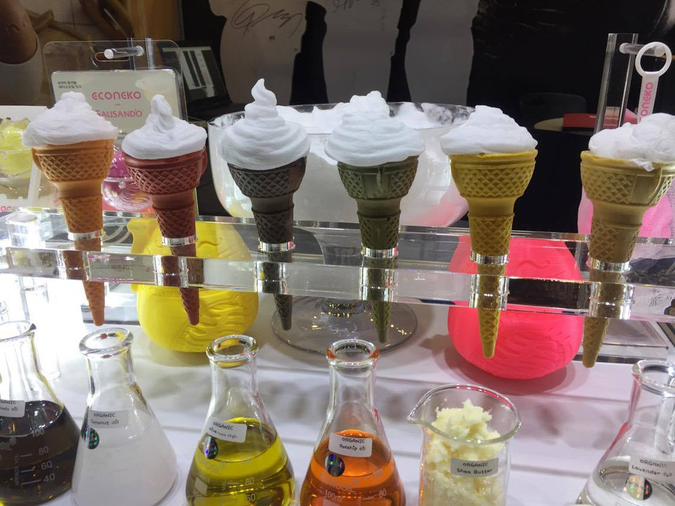 Một sản phẩm độc đáo với công dụng làm trắng da. (Ảnh: Lan Phương/Vietnam+)