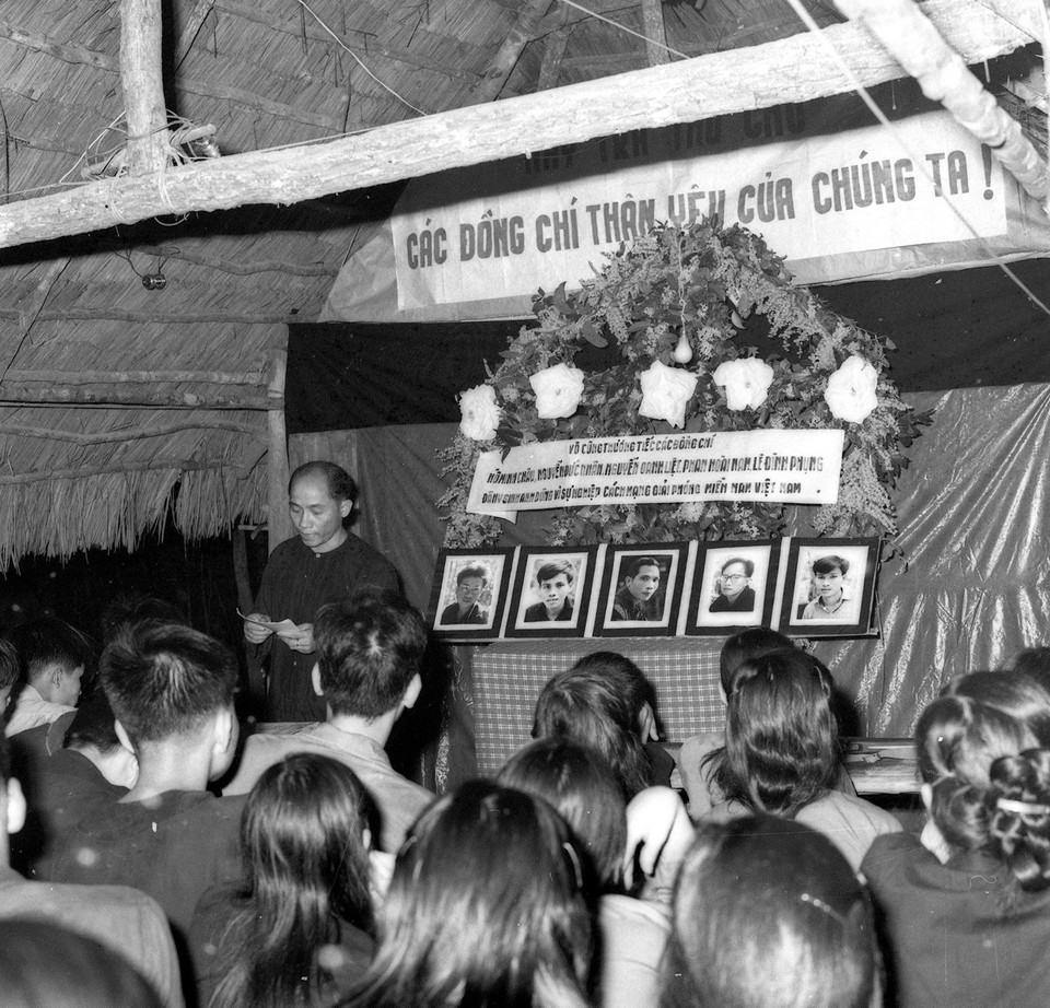 Lễ truy điệu các liệt sỹ Thông tấn xã Giải phóng hy sinh trong Cuộc tổng tiến công và nổi dậy Xuân Mậu Thân 1968. (Ảnh: TTXGP)