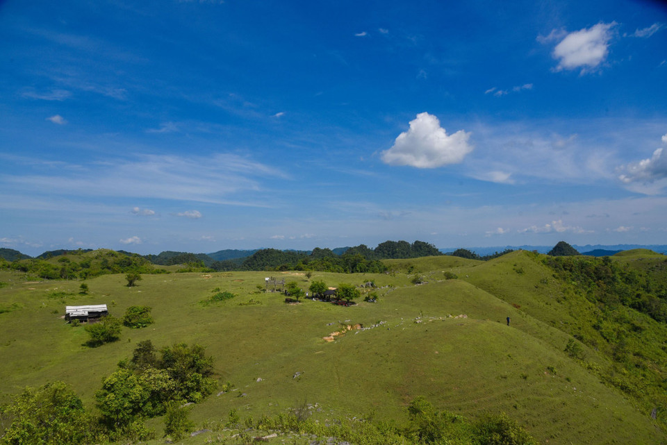 Vẻ đẹp tự nhiên yên bình và quyến rũ núi Nàng Tiên, tỉnh Lạng Sơn. (Nguồn: TTXVN phát)