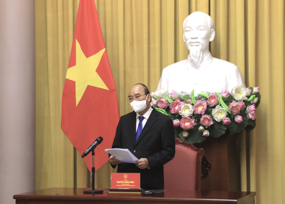 Chủ tịch nước Nguyễn Xuân Phúc phát biểu tại buổi tiếp các đại sứ, trưởng cơ quan đại diện Việt Nam tại nước ngoài chuẩn bị lên đường nhận nhiệm vụ. (Ảnh: Lâm Khánh/TTXVN)