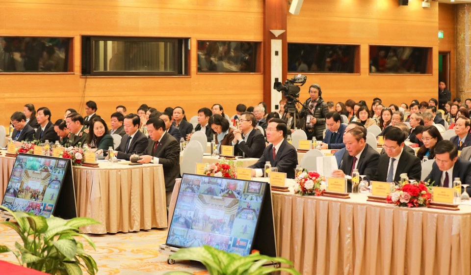 Ông Võ Văn Thưởng, Ủy viên Bộ Chính trị, Thường trực Ban Bí thư, cùng các đại biểu dự hội thảo. (Ảnh: Thanh Tùng/TTXVN)