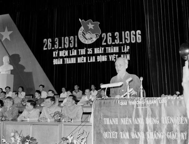 Chủ tịch Hồ Chí Minh phát biểu tại Lễ kỷ niệm 35 năm Ngày thành lập Đoàn Thanh niên lao động Việt Nam (26/3/1966). (Ảnh: Tư liệu TTXVN)