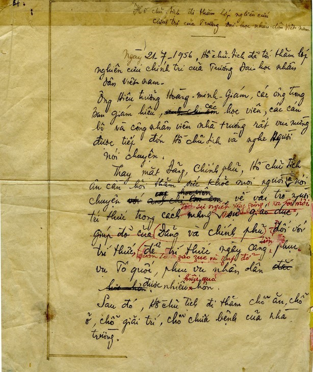 Bút tích Bác Hồ sửa tin của TTXVN. (Ảnh: Tư liệu TTXVN)