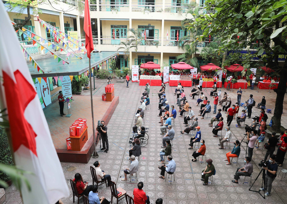 Lễ khai mạc Chợ Nhân đạo. (Ảnh: Thanh Tùng/TTXVN)