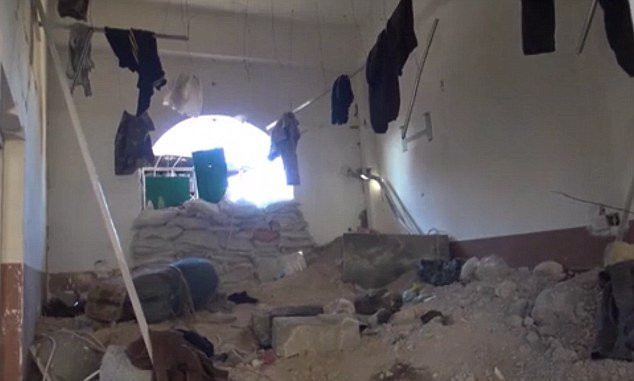 Những nhà phân tích cho rằng IS đào những đường hầm này để tránh những cuộc không kích, tự do hoạt động dưới lòng đất, đồng thời cũng có thể giấu vũ khí và thuốc nổ. Đây được coi là kho vũ khí của họ.